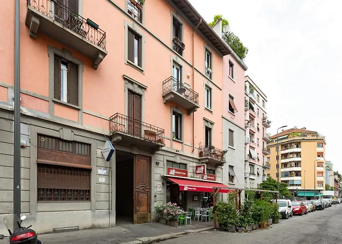 Guesthost - Modern & Comfortable Flat - Near Station Apartment