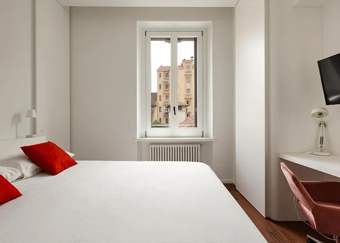 Guesthost - Modern & Comfortable Flat - Near Station *