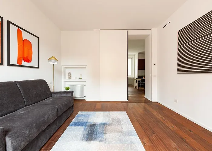 Guesthost - Modern & Comfortable Flat - Near Station Apartment Mailand