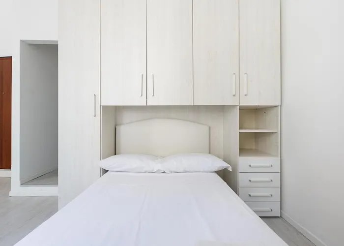 Guesthost - Cosy 25 Sqm Niguarda District *