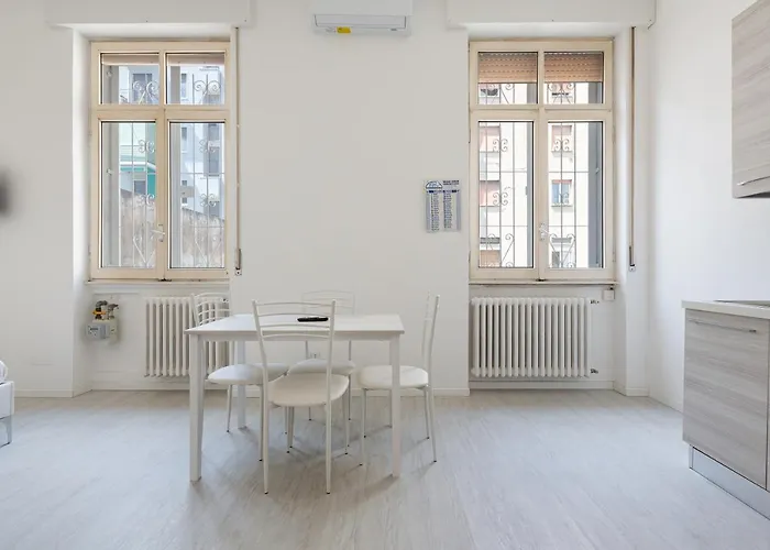 Guesthost - Cosy 25 Sqm Niguarda District