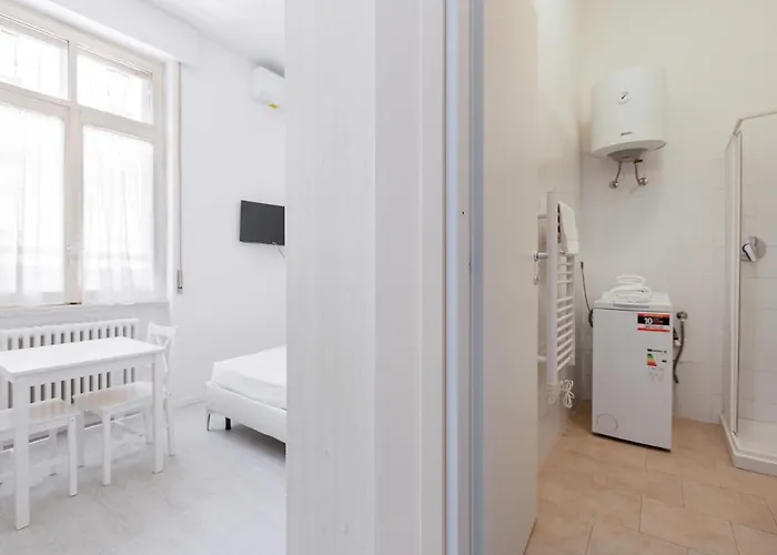 Guesthost - Niguarda Private 15sqm アパート ミラノ