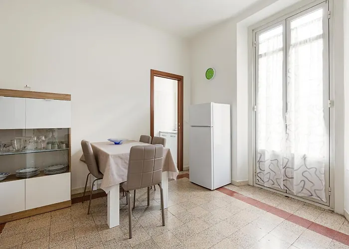 Guesthost - Ca' Granda M5 Bright