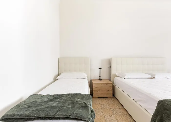 Guesthost - Ca' Granda M5 Bright Milano