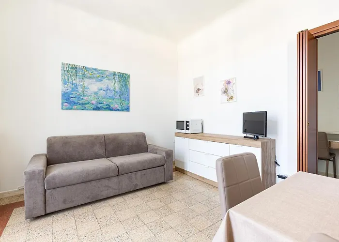 Guesthost - Ca' Granda M5 Bright Apartment