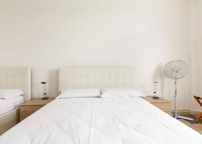 Guesthost - Ca' Granda M5 Bright Appartamento