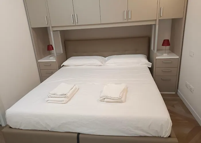 Apartamento Luminoso Bilocale Zona Tibaldi Bocconi Milán