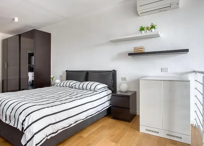 Just Urban - Stylish Duplex With Terrace - 10 Min Porta Romana Daire