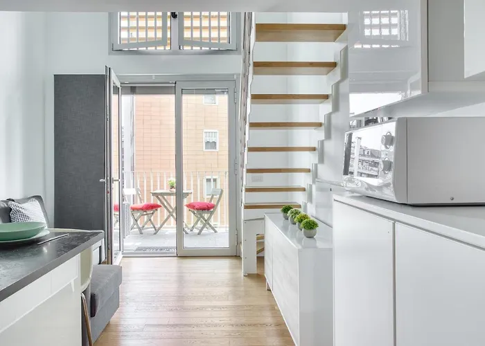 Just Urban - Stylish Duplex With Terrace - 10 Min Porta Romana Daire