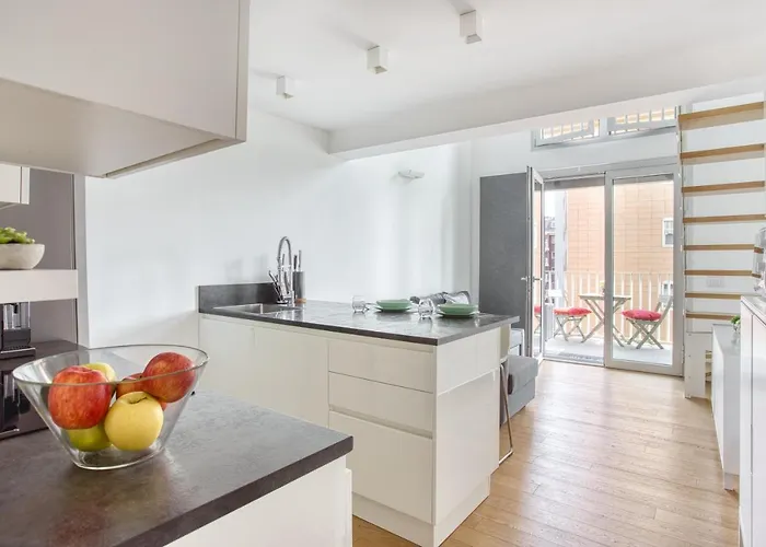 Just Urban - Stylish Duplex With Terrace - 10 Min Porta Romana Daire *