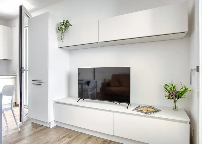 Just Urban - Modern 1-br Flat With 90 Sqm Terrace - M4 Tolstoj Apartmán