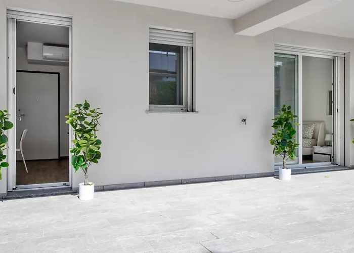 Just Urban - Modern 1-br Flat With 90 Sqm Terrace - M4 Tolstoj *