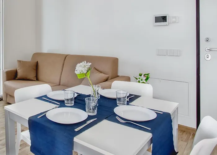 Just Urban - Modern 1-br Flat With 90 Sqm Terrace - M4 Tolstoj Apartmán