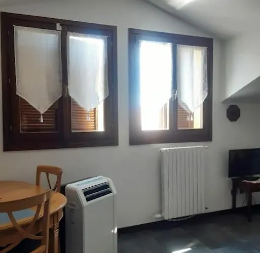 Monolocale Piano Alto Luminoso Pochi Minuti Metro Rossa Promo Tax On Request Μιλάνο