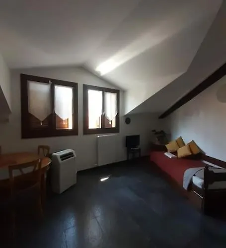 Monolocale Piano Alto Luminoso Pochi Minuti Metro Rossa Promo Tax On Request *