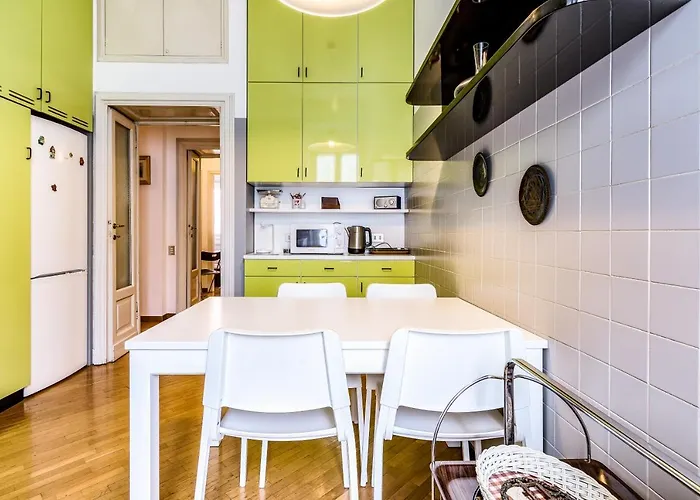 Huge Center Guastalla Gardens 8pax Apartmán *