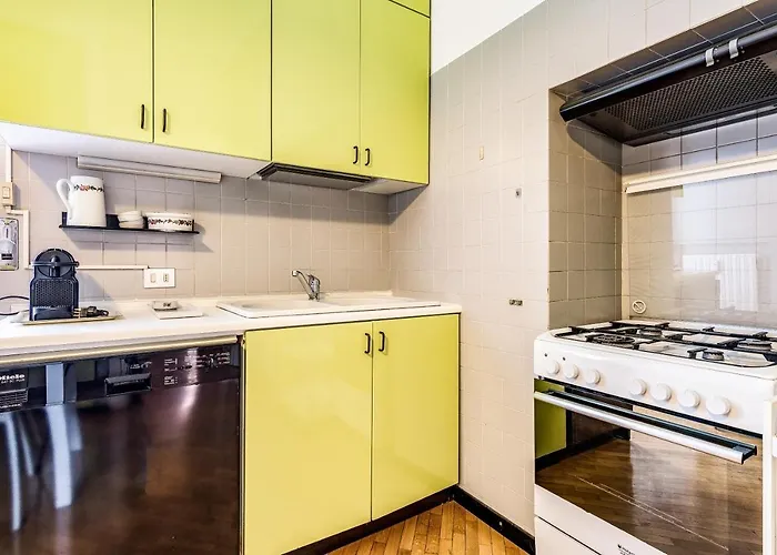 Huge Center Guastalla Gardens 8pax Apartment