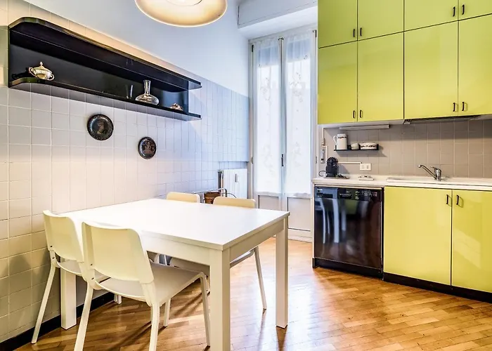 Huge Center Guastalla Gardens 8pax Apartment *