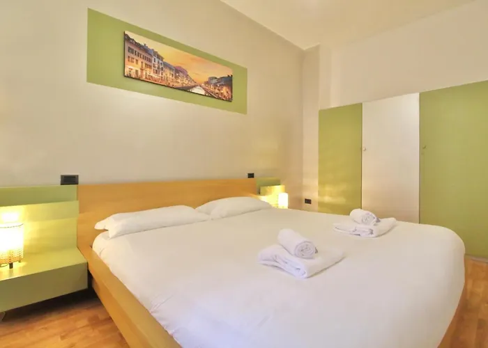 Isola - Your From * Mailand