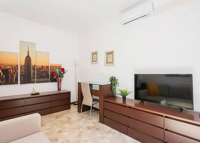 Апартаменты Ihost - Veneziano 8 *