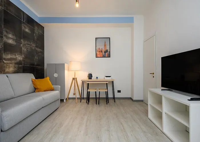 Insubria 8-3sx - Monolocale Cool Apartment