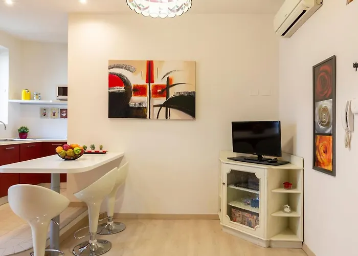 Happy - Naviglio Grande Milán