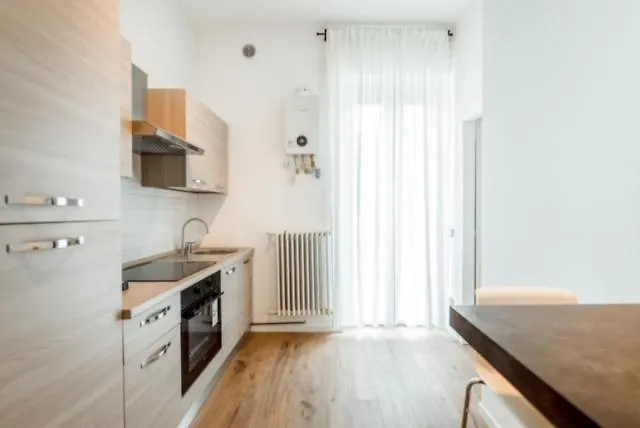 Smart Near Metro * Μιλάνο