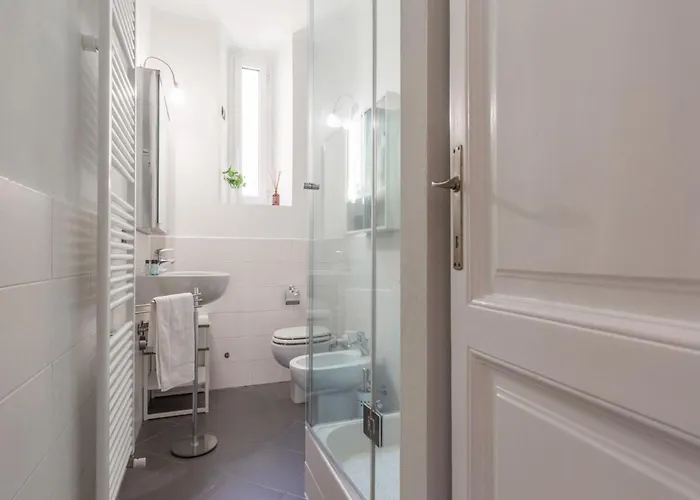 The Rent - Spacious Two-bedroom In Porta Romana *