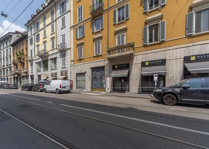 The Rent - Spacious Two-bedroom In Porta Romana Apartament