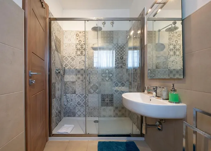 Ihost Luxury - Savona 112 *