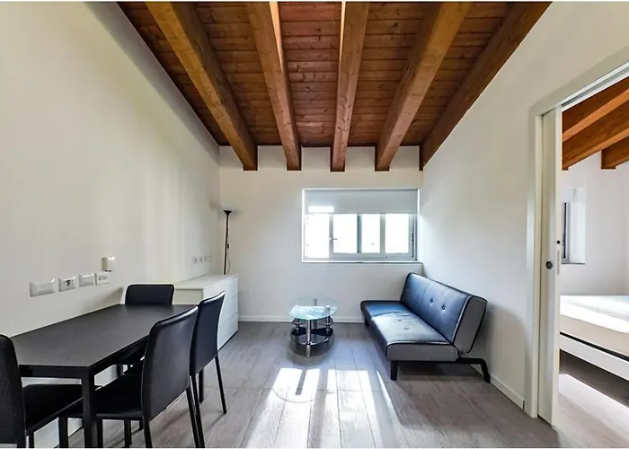 Lux 2 Metro M2 Apartman *