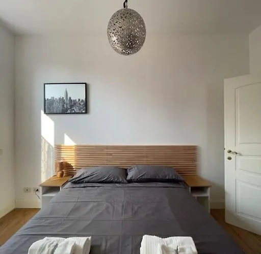 Apartment Elegante Trilocale A *