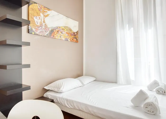 Mauri Galleria Vibrant Apt Near The Duomo *