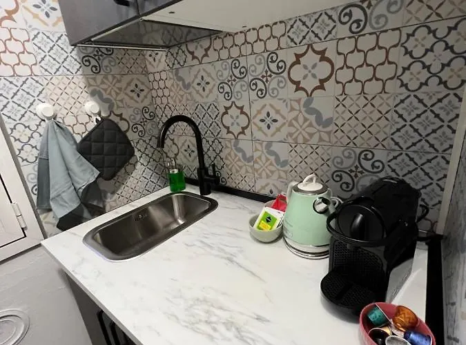 아파트 Stylish 3 Km Away From Duomo - Netflix, Wi-fi, All Comforts Included
