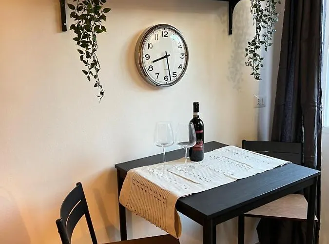 Stylish 3 Km Away From Duomo - Netflix, Wi-fi, All Comforts Included * 밀라노