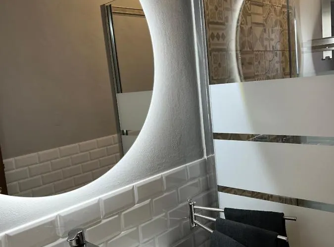 Stylish 3 Km Away From Duomo - Netflix, Wi-fi, All Comforts Included Appartamento Milano