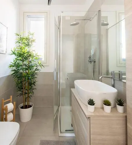 Mowgli House - Luxury