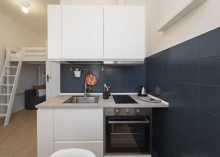 Youhosty - Accademia 53 Quinto * Milan