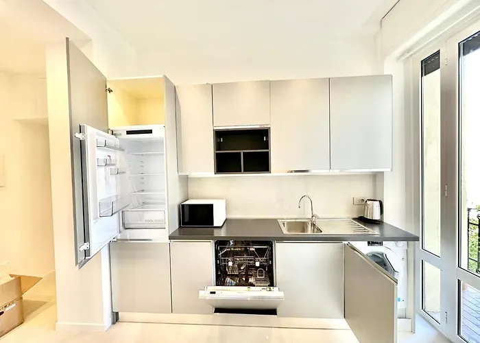 Be-c0 Luxury & Family