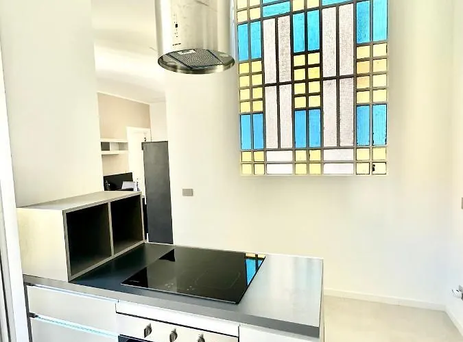 Be-c0 Luxury & Family * Milánó