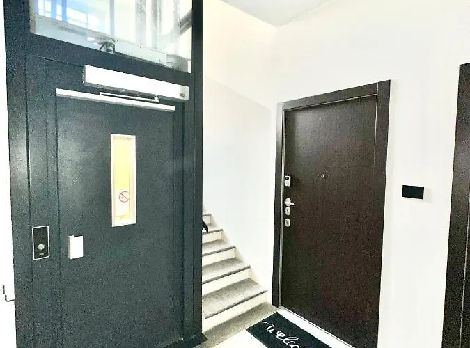 Be-c0 Luxury & Family * Milánó