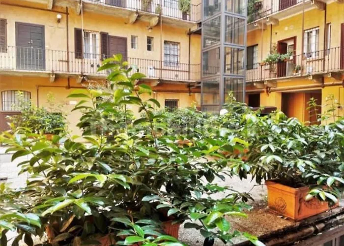 Soppalchino In Via Savona * Mediolan