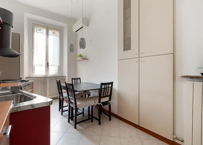 Roomy X5 - 850 M Far From Famagosta Mm2 Appartement