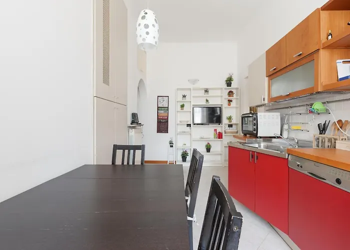 Roomy X5 - 850 M Far From Famagosta Mm2 * Milan