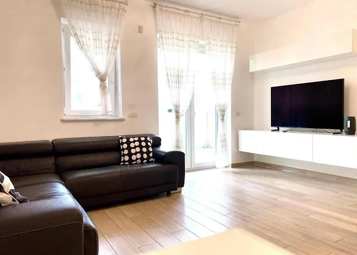 Mpm - Belinzaghi 5 6 Pax Appartement