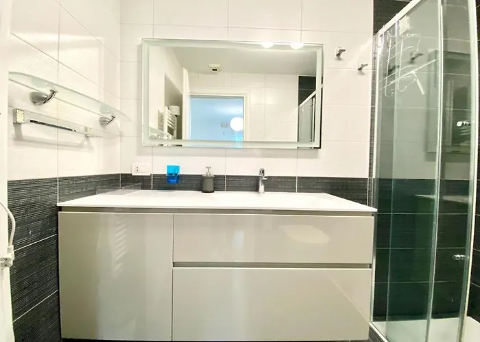 Mpm - Belinzaghi 5 6 Pax * Milan