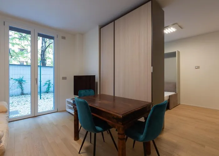 Easytopstay - Cozy Flat With Parking 公寓