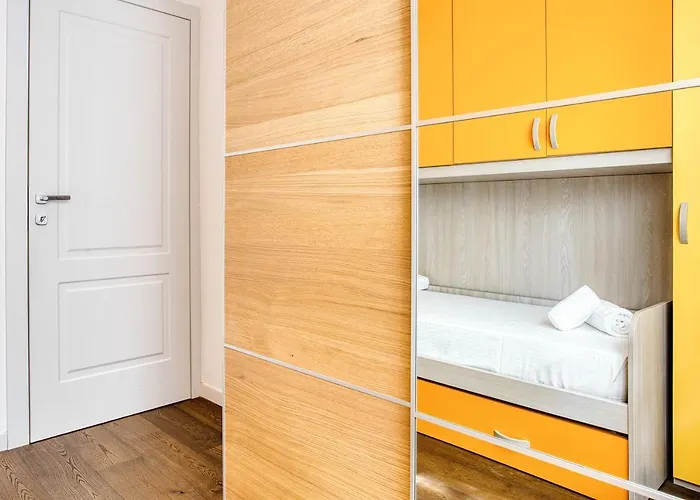 Joivy Superb 2bed Flat With Balcony Апартаменты Милан