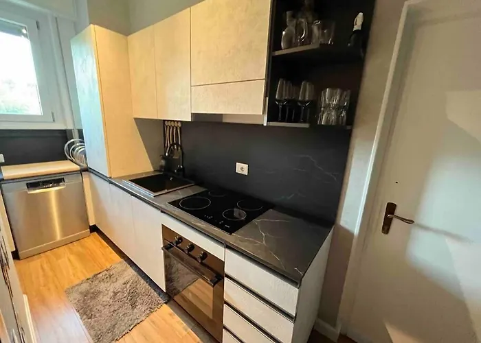 New Close To The City Center! Apartmán Milán