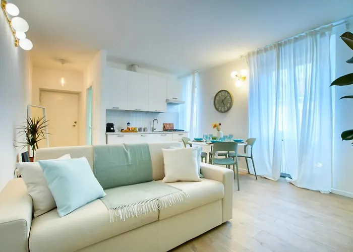 Leafy Sunshine, Bilocale In Porta Venezia, Con Metro A 1 Min A Piedi Milano